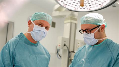 Plastische Chirurgie und Ästhetische Chirurgie, Handchirurgie | Helios Klinikum Emil von Behring